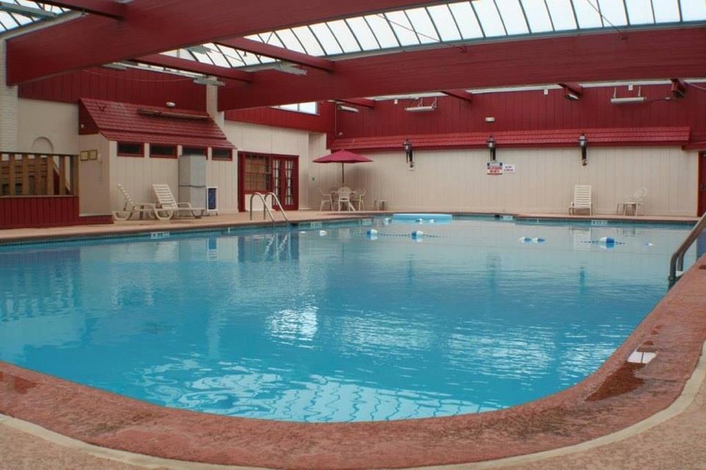Hotel Carlisle & Embers Convention Center المظهر الخارجي الصورة