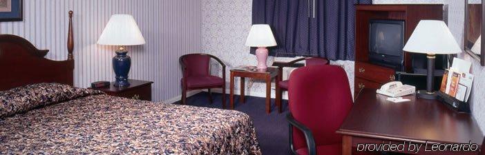 Hotel Carlisle & Embers Convention Center الغرفة الصورة