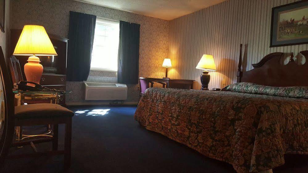 Hotel Carlisle & Embers Convention Center المظهر الخارجي الصورة